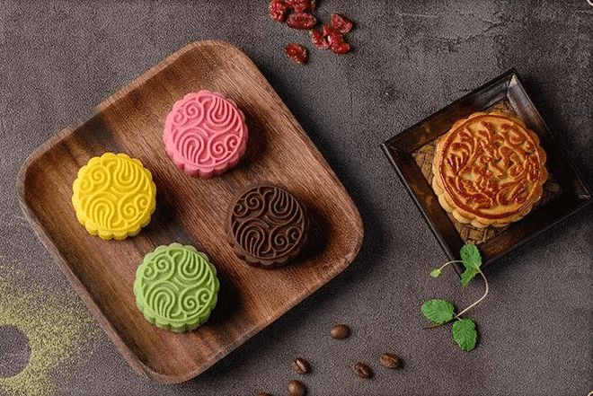 月餅全自動(dòng)刷蛋機(jī)，提高產(chǎn)品產(chǎn)量，提升產(chǎn)品檔次！